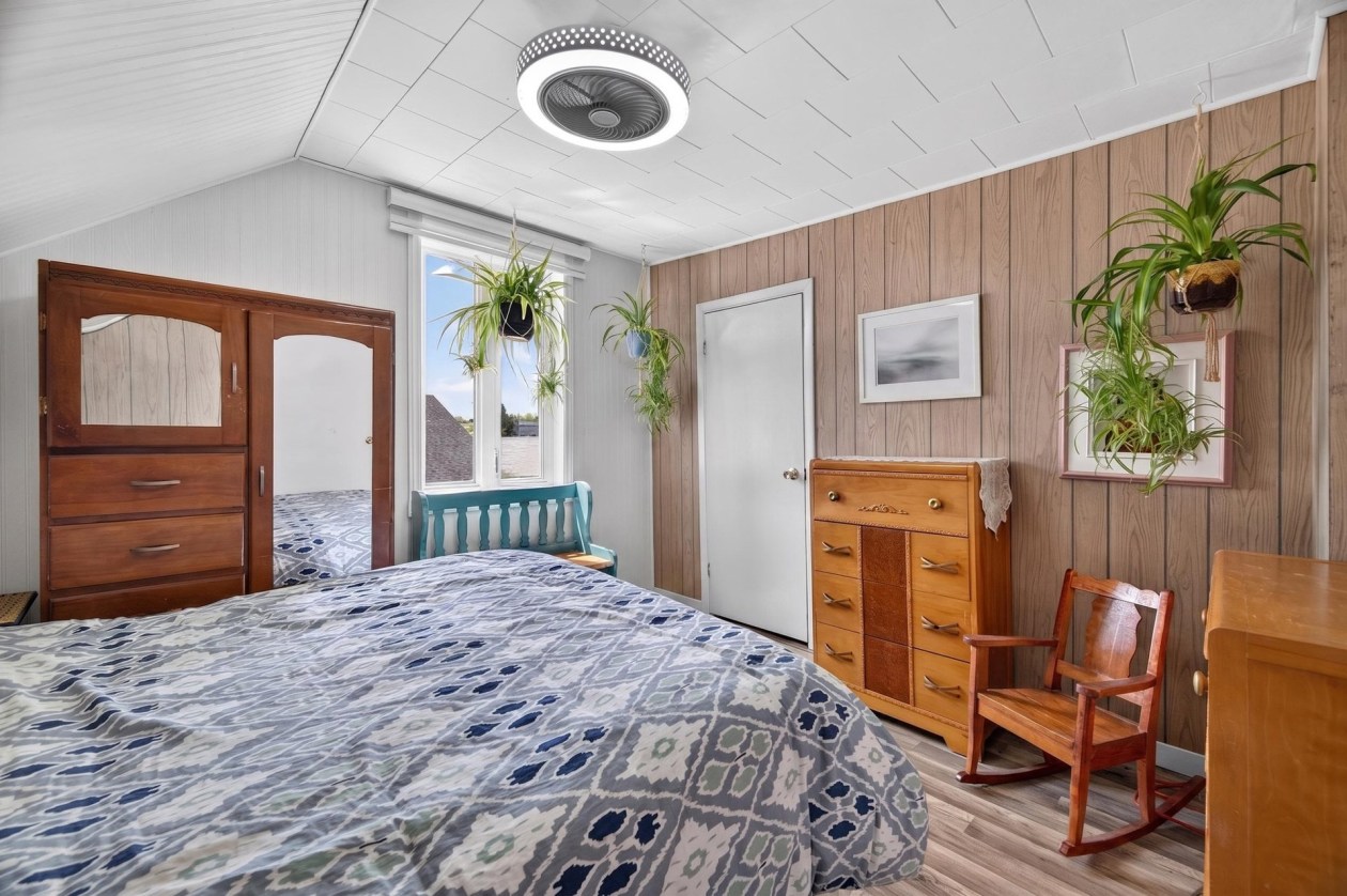 Chambre à coucher — 188, Rue Principale, Esprit-Saint, G0K1A0, Esprit-Saint