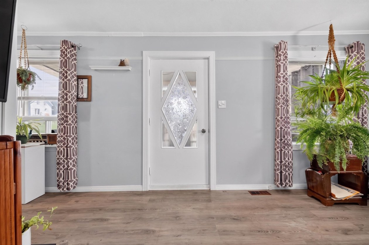 Hall d'entrée — 188, Rue Principale, Esprit-Saint, G0K1A0, Esprit-Saint