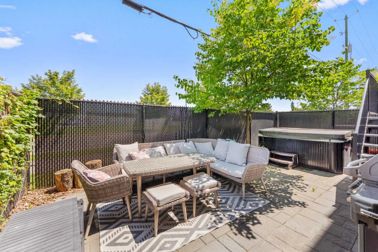 Spa — 18211Z, Rue de Brissac, Mirabel, J7J0Y4, Mirabel