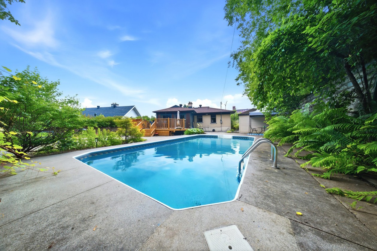 Piscine — 504, Boul. Talbot, Saguenay (Chicoutimi), G7H4A2, Saguenay (Chicoutimi)
