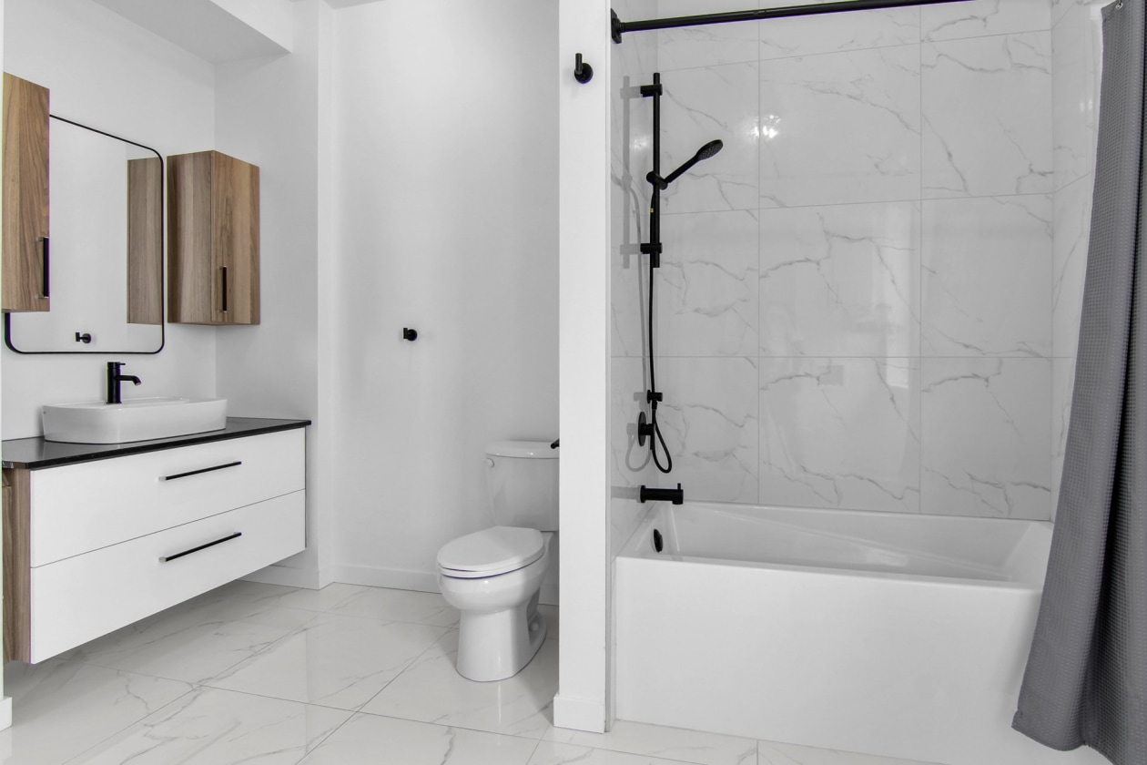Salle de bains — 44, Rue du Couvent, 303, Saint-Ambroise, G7P2J2, Saint-Ambroise