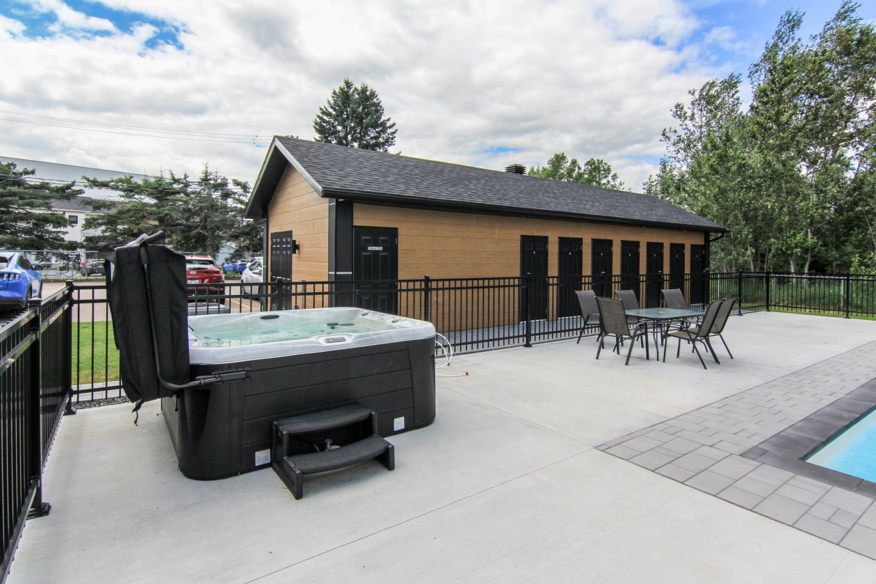 Spa — 44, Rue du Couvent, 205, Saint-Ambroise, G7P2J2, Saint-Ambroise