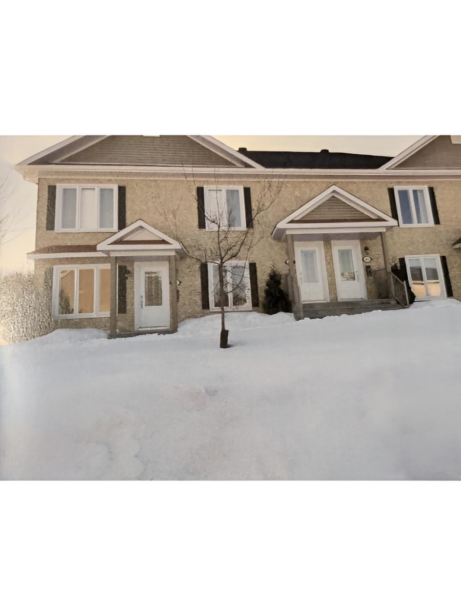 884 Rue Des Sarcelles