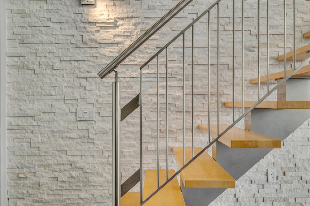 Escalier — 106, Rue Latouche, Québec (Beauport), G1E0B8, Québec (Beauport)