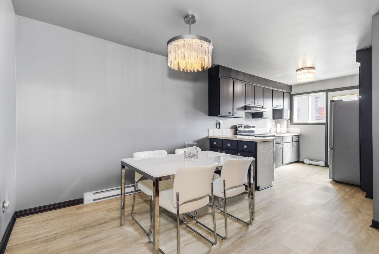 Salle à manger — 2290 - 2292, Rue Lise, Montréal (LaSalle), H8N1M5, Montréal (LaSalle)