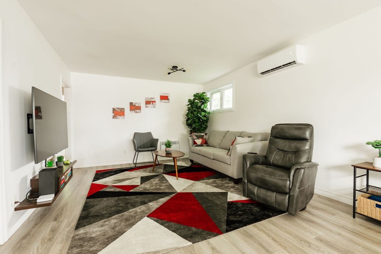 Salon — 109, Rue Lavoie, Saint-Gédéon, G0W2P0, Saint-Gédéon