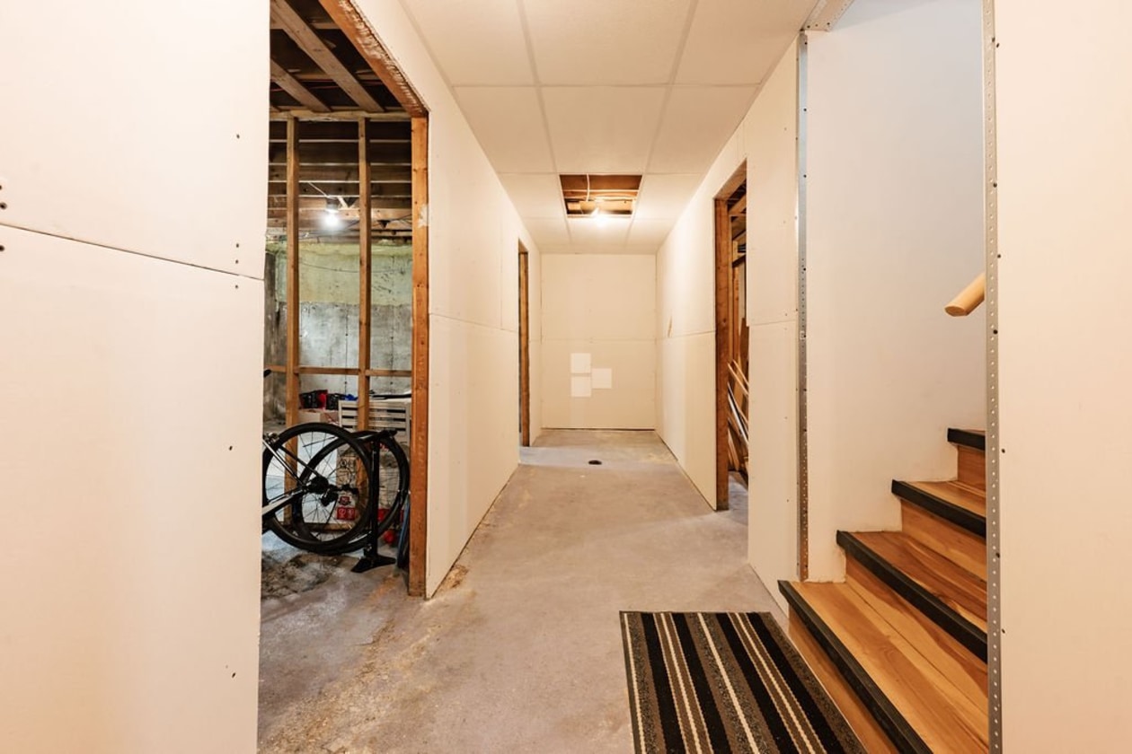 Escalier — 109, Rue Lavoie, Saint-Gédéon, G0W2P0, Saint-Gédéon