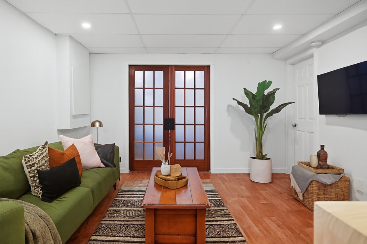 Salon — 5, Rue des Sarcelles, Beaupré, G0A1E0, Beaupré