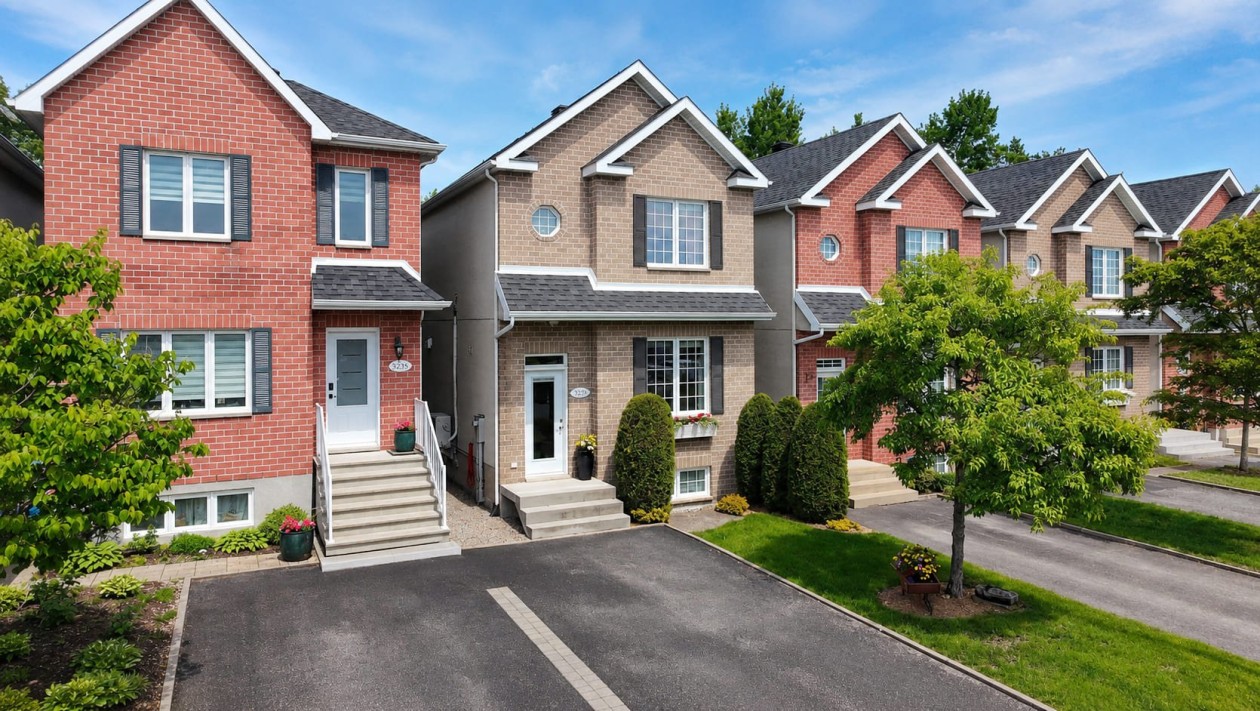 3239, Rue François-De Villars