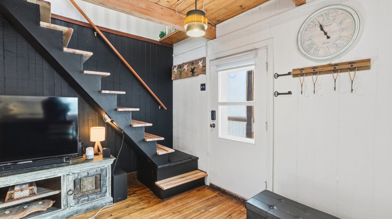 Hall d'entrée — 3626, Av. Royale, Saint-Ferréol-les-Neiges, G0A3R0, Saint-Ferréol-les-Neiges