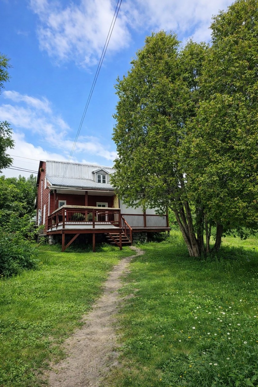 Cour — 3626, Av. Royale, Saint-Ferréol-les-Neiges, G0A3R0, Saint-Ferréol-les-Neiges