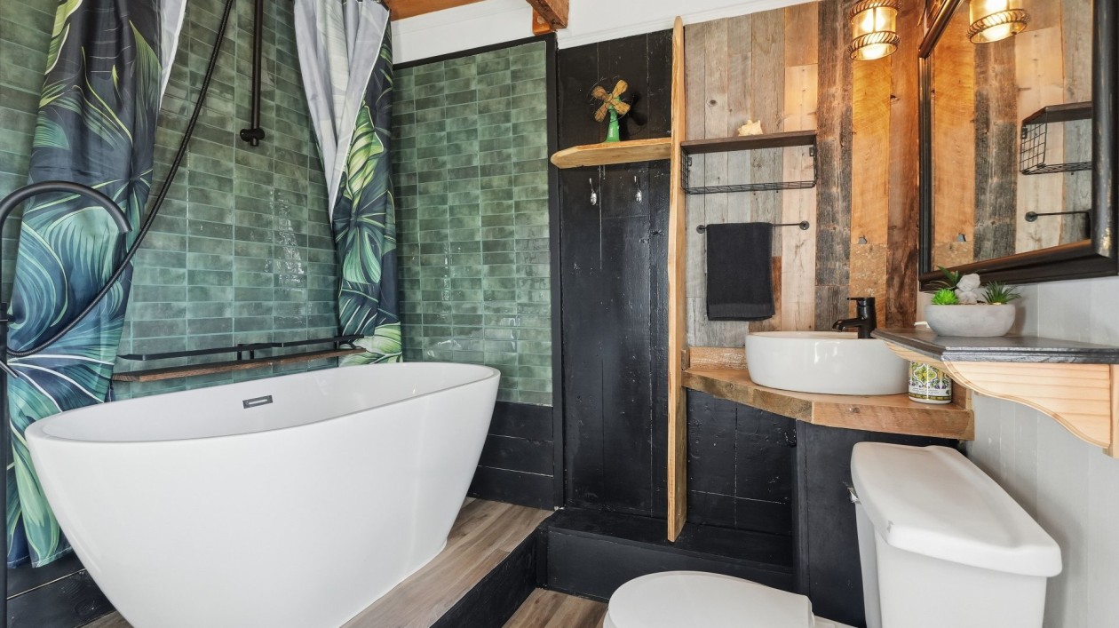 Salle de bains — 3626, Av. Royale, Saint-Ferréol-les-Neiges, G0A3R0, Saint-Ferréol-les-Neiges