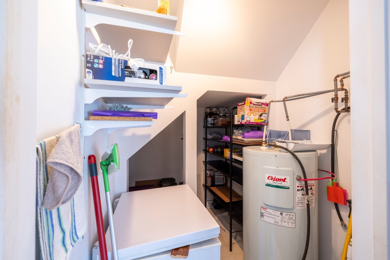 Rangement — 636, Rue Sébastien, Québec (Charlesbourg ), G2L2W4, Québec (Charlesbourg )