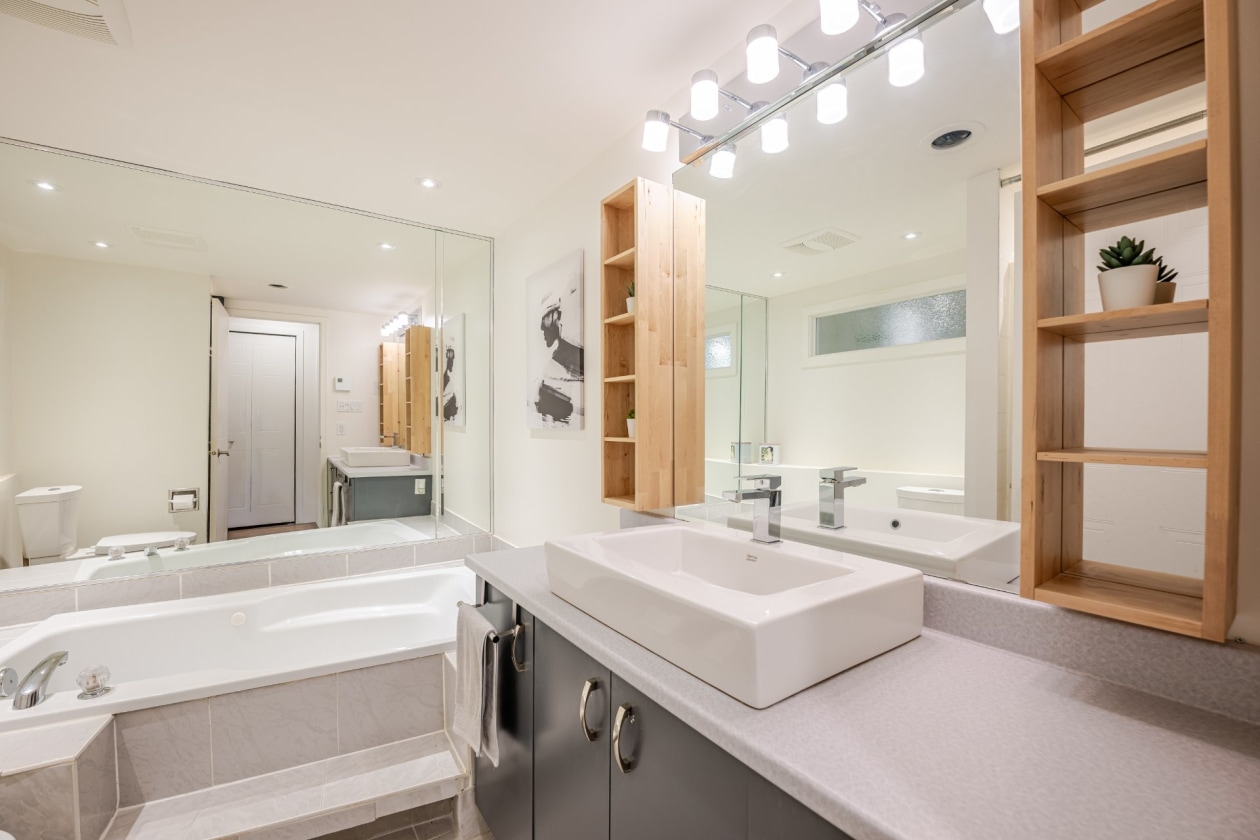 Salle de bains — 6027, Rue Gabrielle-Roy, 5, Longueuil (Saint-Hubert), J3Y8Z9, Longueuil (Saint-Hubert)