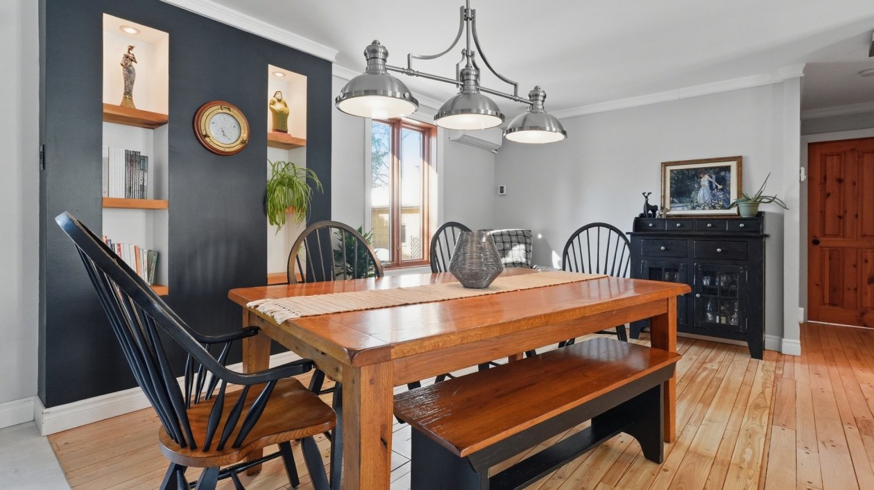 Salle à manger — 5, Rue des Sarcelles, Beaupré, G0A1E0, Beaupré