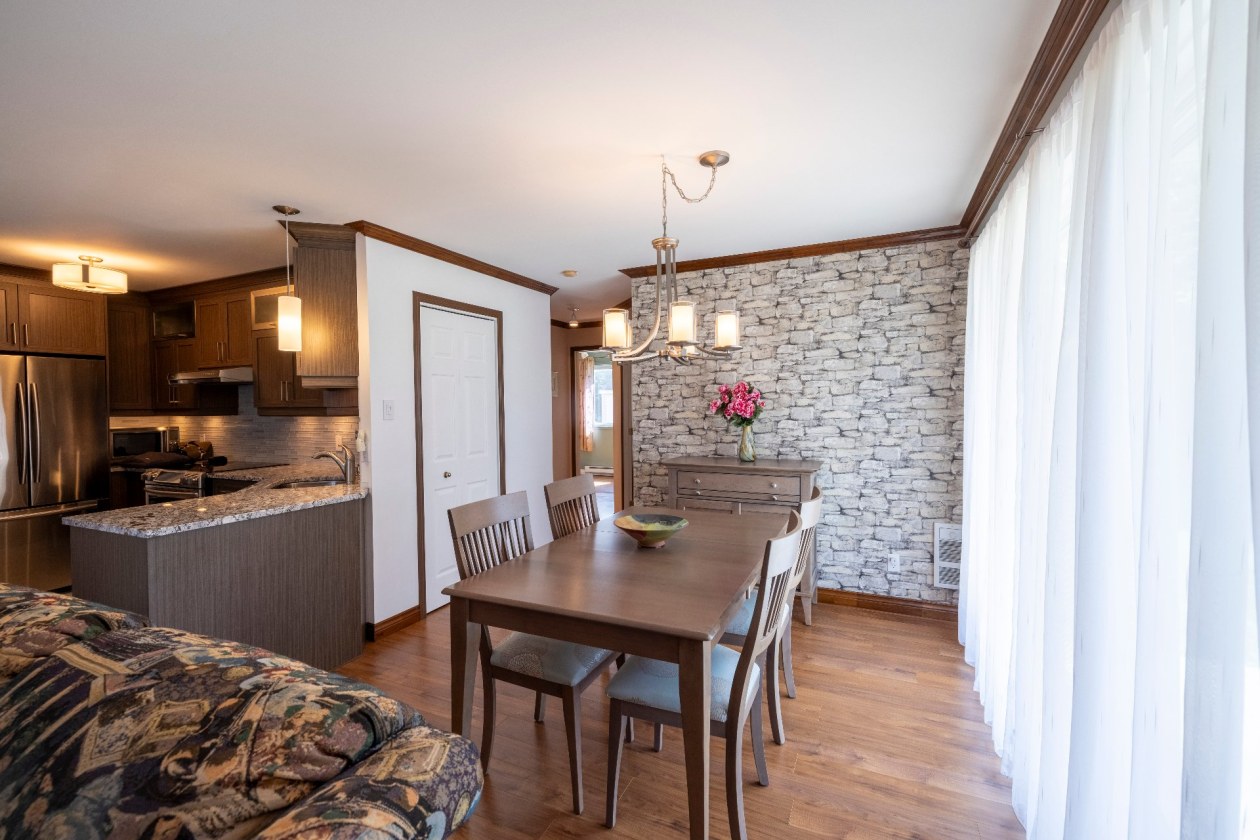 Salle à manger — 636, Rue Sébastien, Québec (Charlesbourg ), G2L2W4, Québec (Charlesbourg )