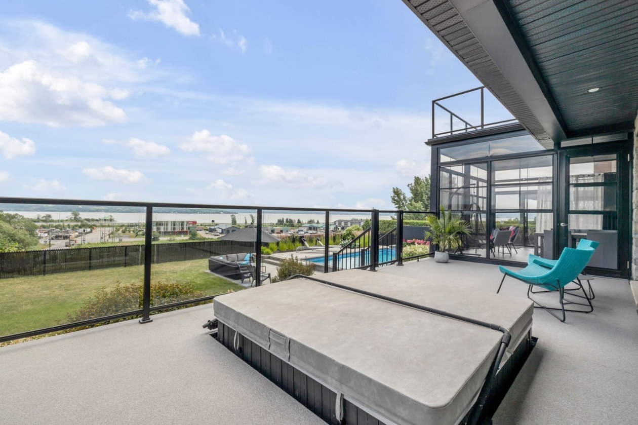 Terrasse — 106, Rue Latouche, Québec (Beauport), G1E0B8, Québec (Beauport)