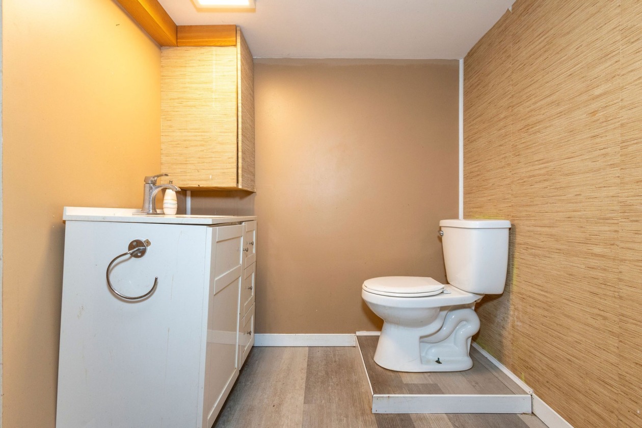 Salle de bains — 16, Rue Laramée, Châteauguay, J6K1K9, Châteauguay