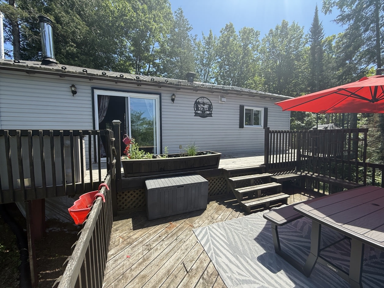 105 Chem. Charbonneau — photo 2