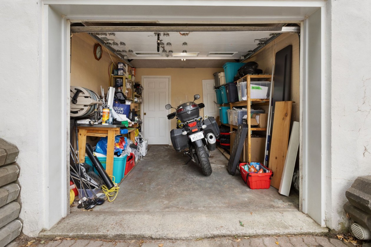 Garage — 11570, Boul. Ste-Colette, Montréal (Montréal-Nord), H1G4T7, Montréal (Montréal-Nord)