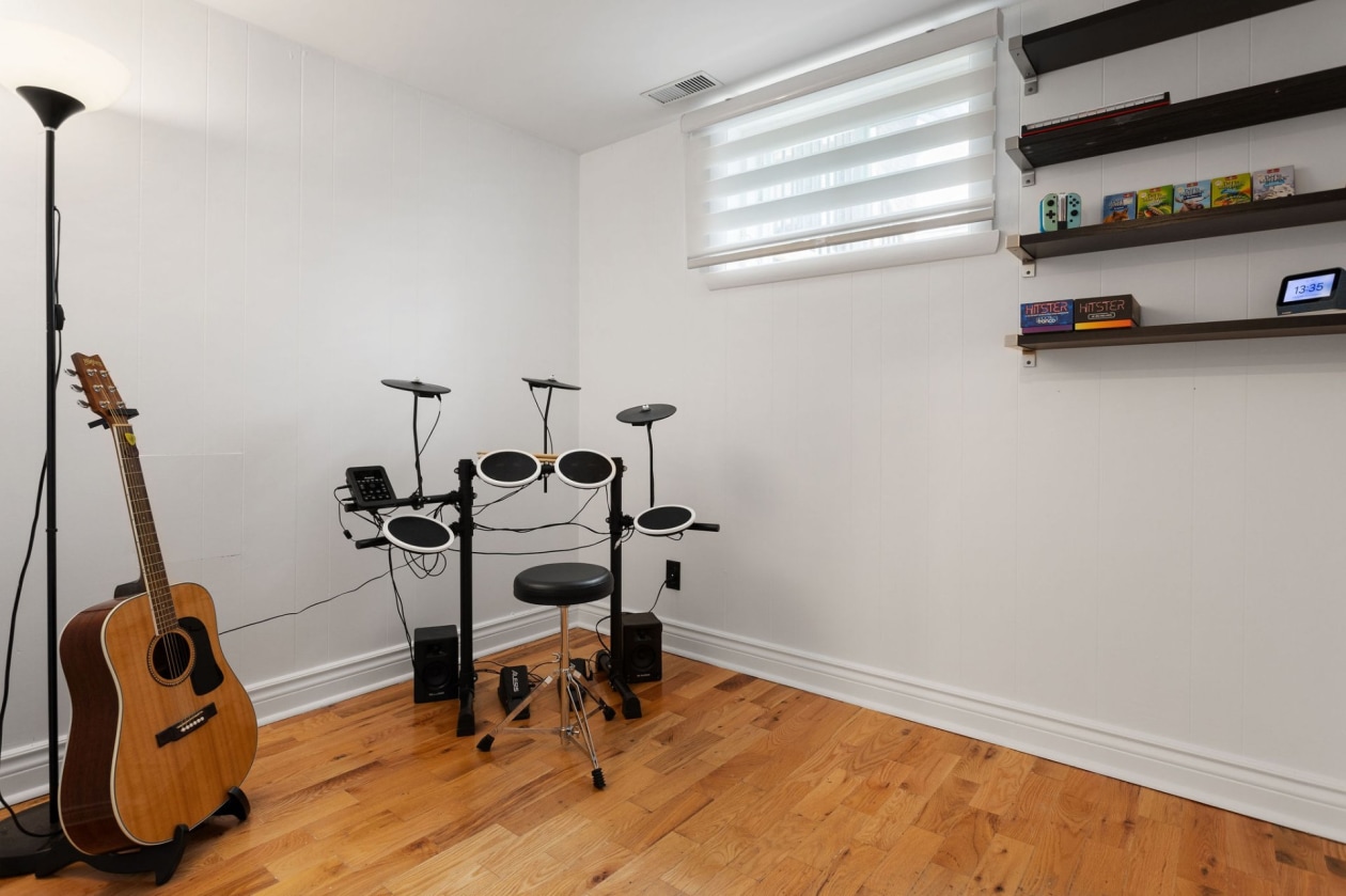 Bureau — 11570, Boul. Ste-Colette, Montréal (Montréal-Nord), H1G4T7, Montréal (Montréal-Nord)