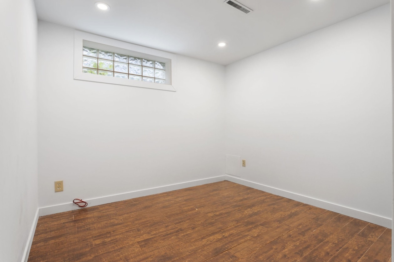 Bureau — 11570, Boul. Ste-Colette, Montréal (Montréal-Nord), H1G4T7, Montréal (Montréal-Nord)