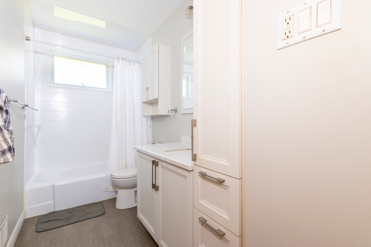 Salle de bains — 148, Rue Léonard, Châteauguay, J6K1P1, Châteauguay