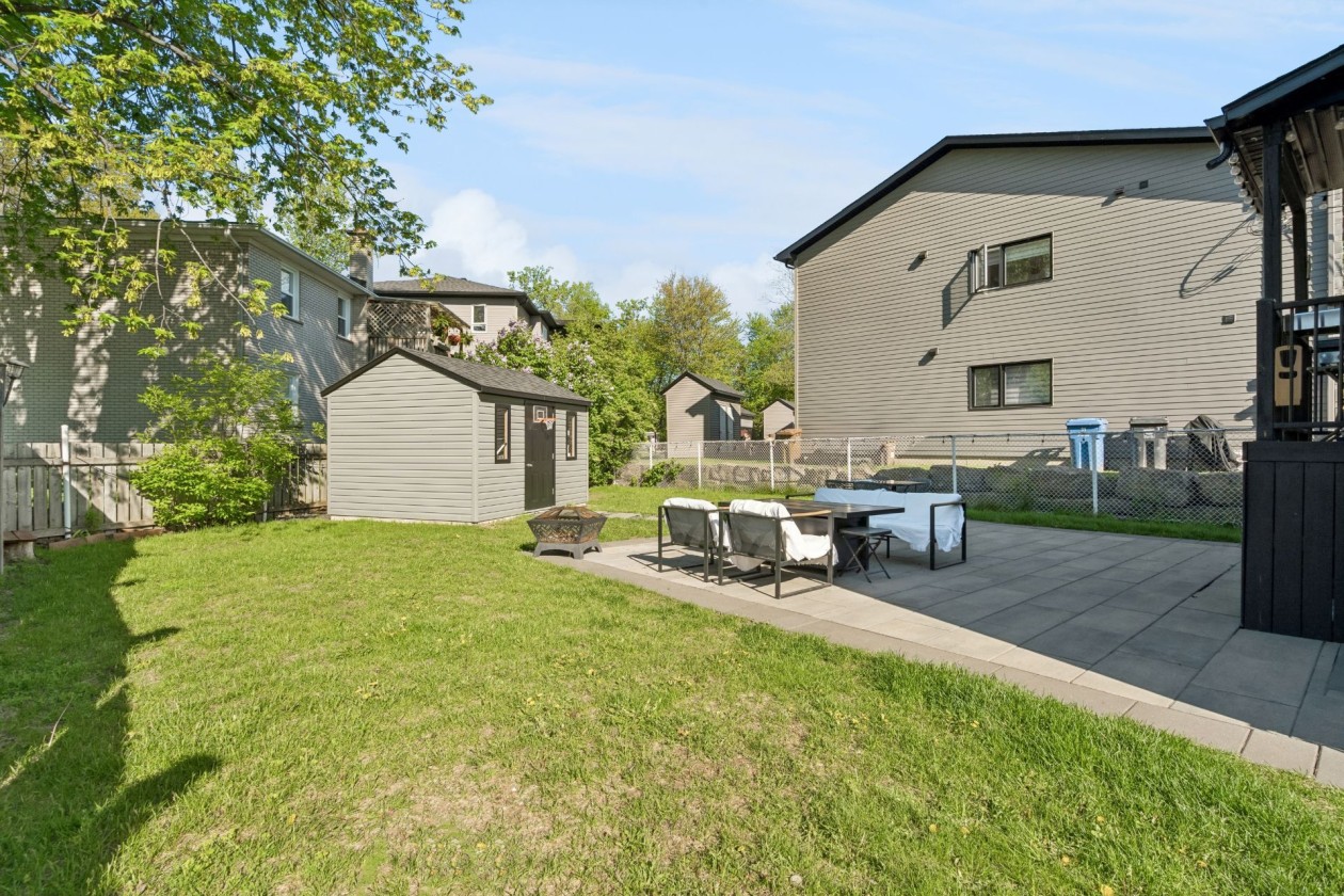 Cour — 7, 1re Avenue N., L'Île-Perrot, J7V3J4, L'Île-Perrot