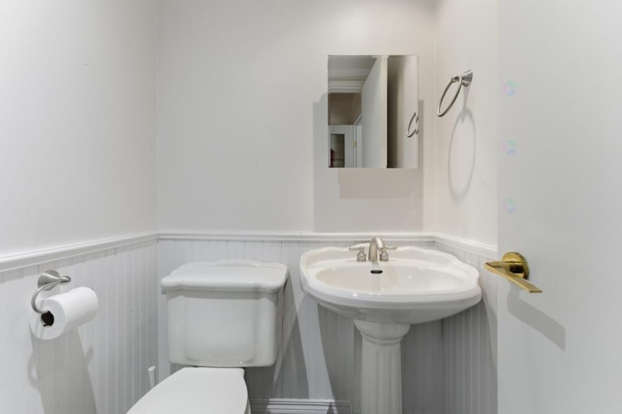 Salle de bains — 528, Place d'Amboise, Saint-Lambert, J4S1S6, Saint-Lambert