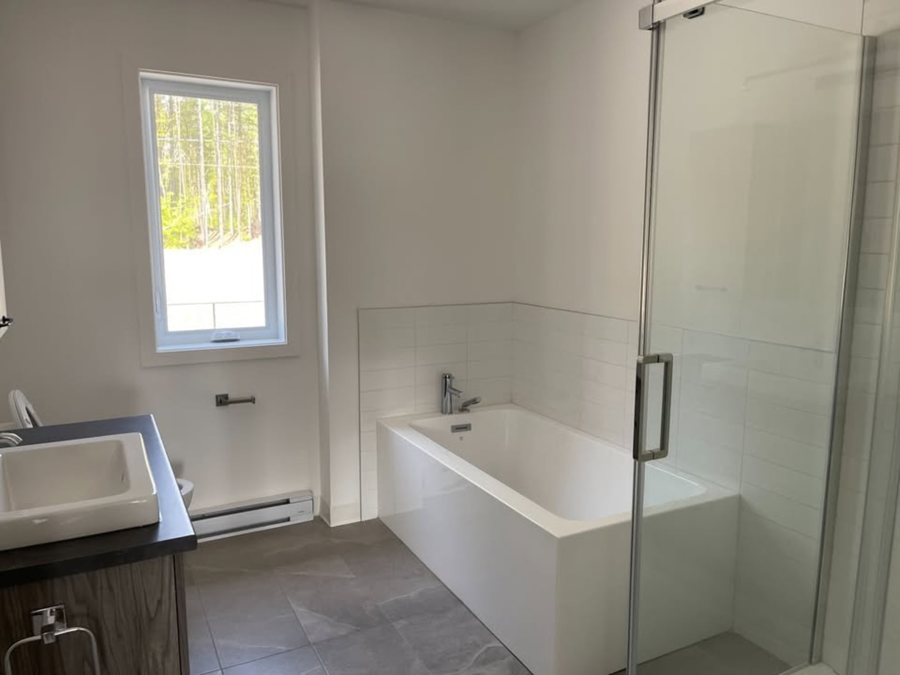 Salle de bains — 8803, Rue de Chaumont, 2, Sorel-Tracy, J3R0M8, Sorel-Tracy