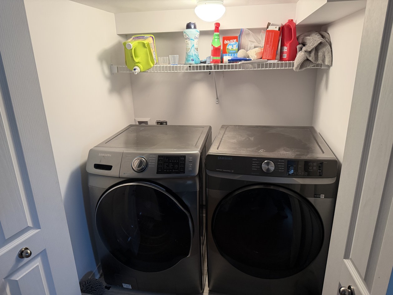 Salle de lavage — 114 Rue Rabelais, Saint-Constant, J5A 0J5, Saint-Constant
