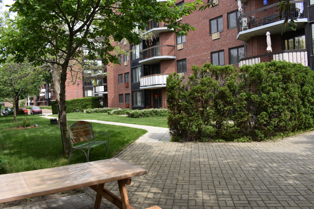 Jardin — 10100 Ave. Bois-de-Boulogne, 504, Montreal, H4N 1K7, Montreal