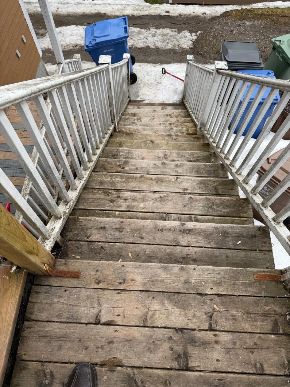 Escalier — 439 - 441, Rue de la Place-d'Armes, Saguenay (Chicoutimi), G7H4X3, Saguenay (Chicoutimi)