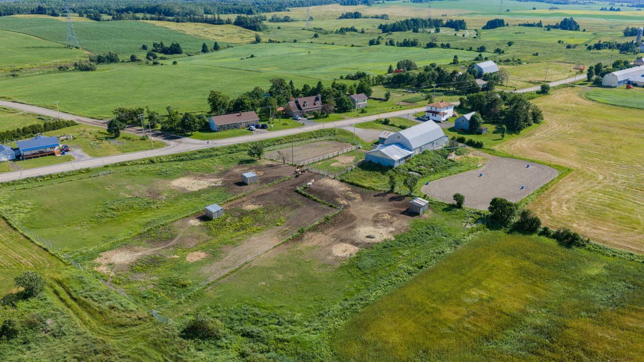 Photo aérienne — 702, 4e Rang E., Saint-Valérien, G0L4E0, Saint-Valérien