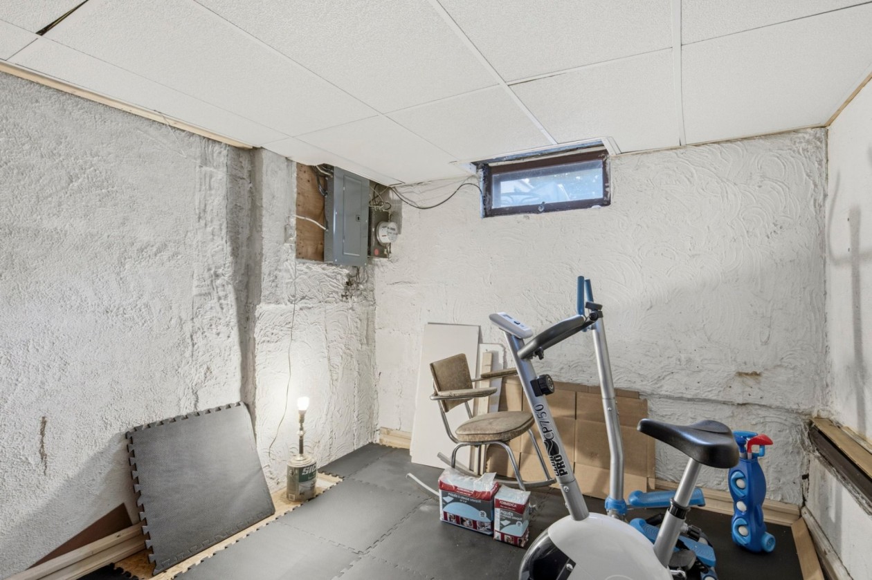 Salle d'exercice — 335, Rue Colbert, Montréal (Rivière-des-Prairies/Pointe-aux-Trembles), H1A3E3, Montréal (Rivière-des-Prairies/Pointe-aux-Trembles)