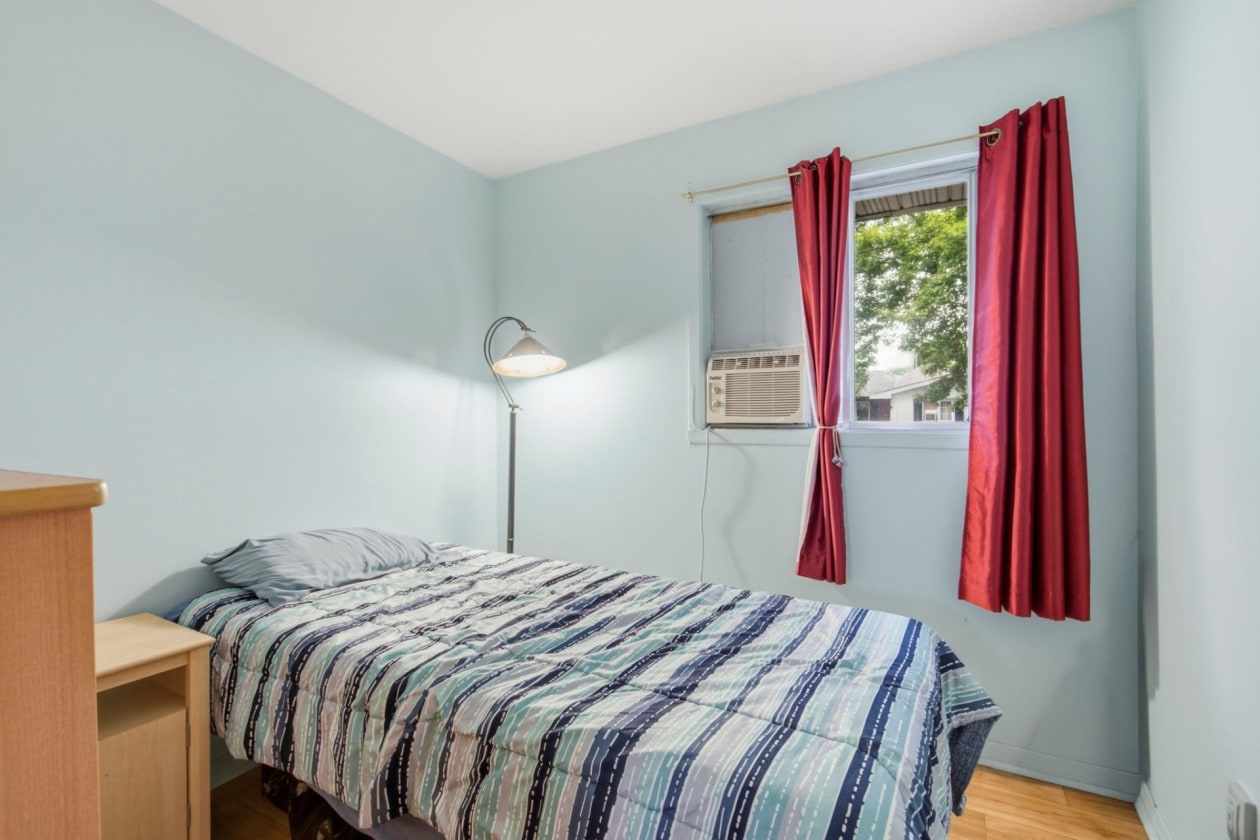 Chambre à coucher — 335, Rue Colbert, Montréal (Rivière-des-Prairies/Pointe-aux-Trembles), H1A3E3, Montréal (Rivière-des-Prairies/Pointe-aux-Trembles)