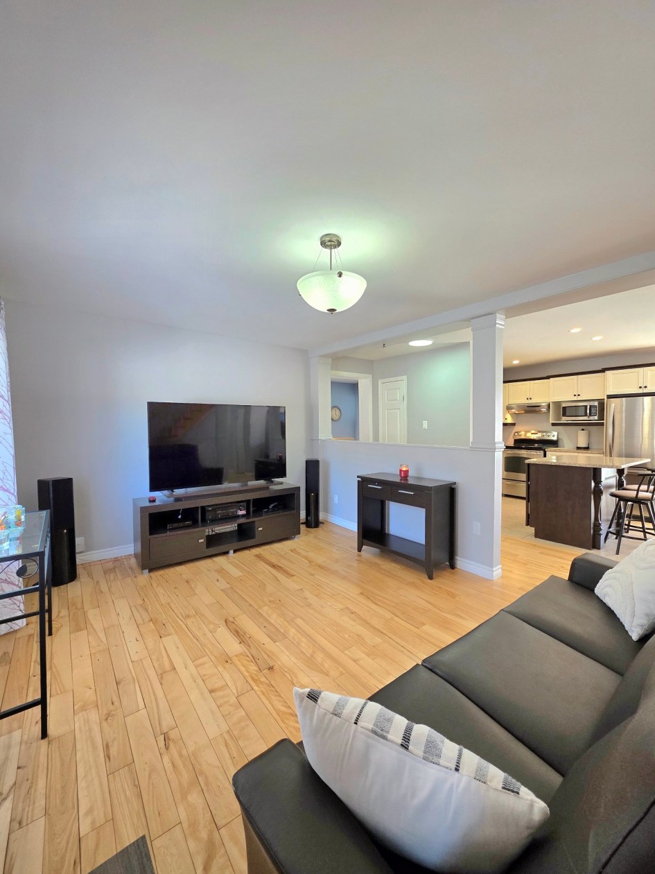 Salon — 92, Route des Pionniers, Rimouski, G5N5M7, Rimouski