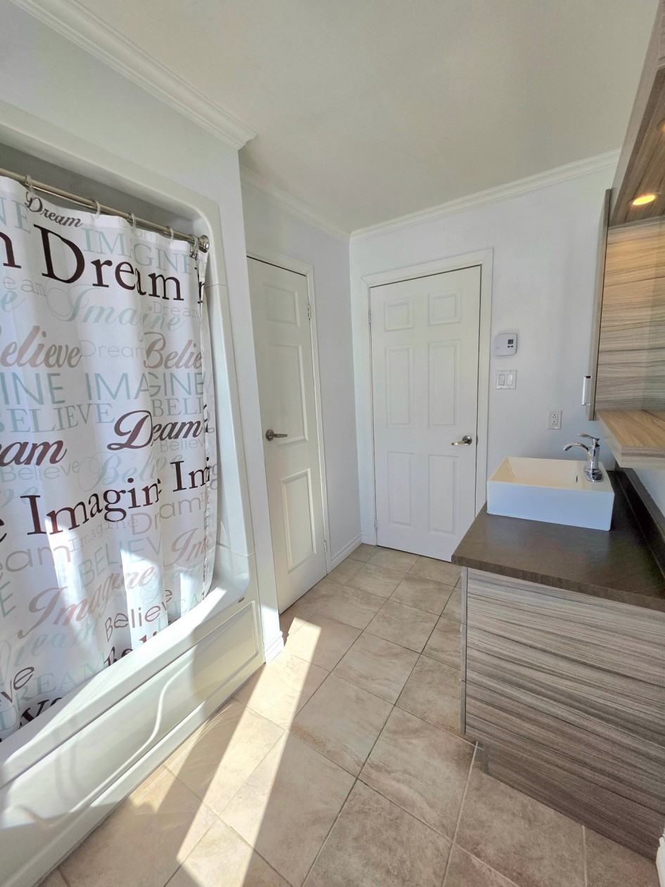 Salle de bains — 92, Route des Pionniers, Rimouski, G5N5M7, Rimouski