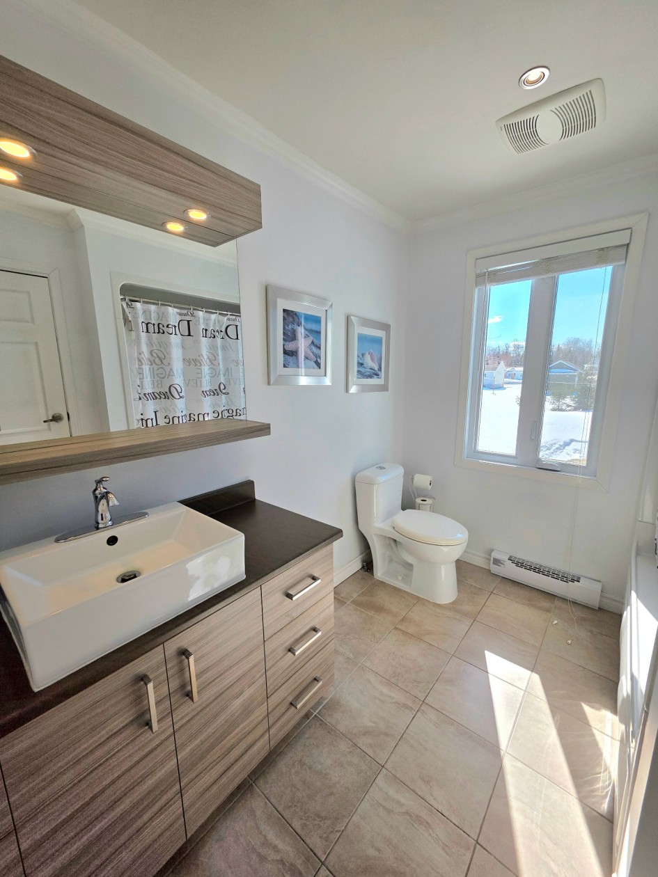 Salle de bains — 92, Route des Pionniers, Rimouski, G5N5M7, Rimouski