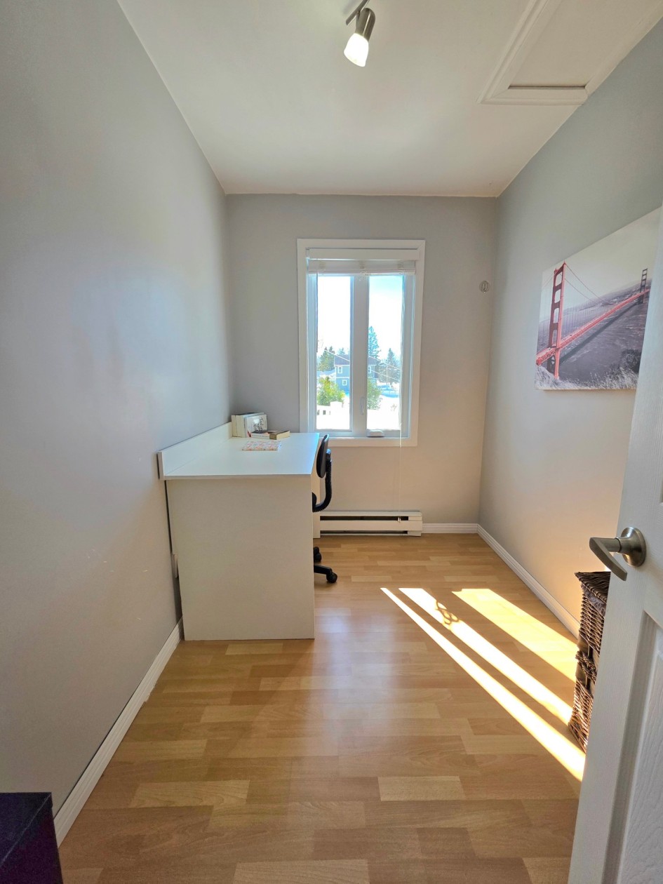 Bureau — 92, Route des Pionniers, Rimouski, G5N5M7, Rimouski