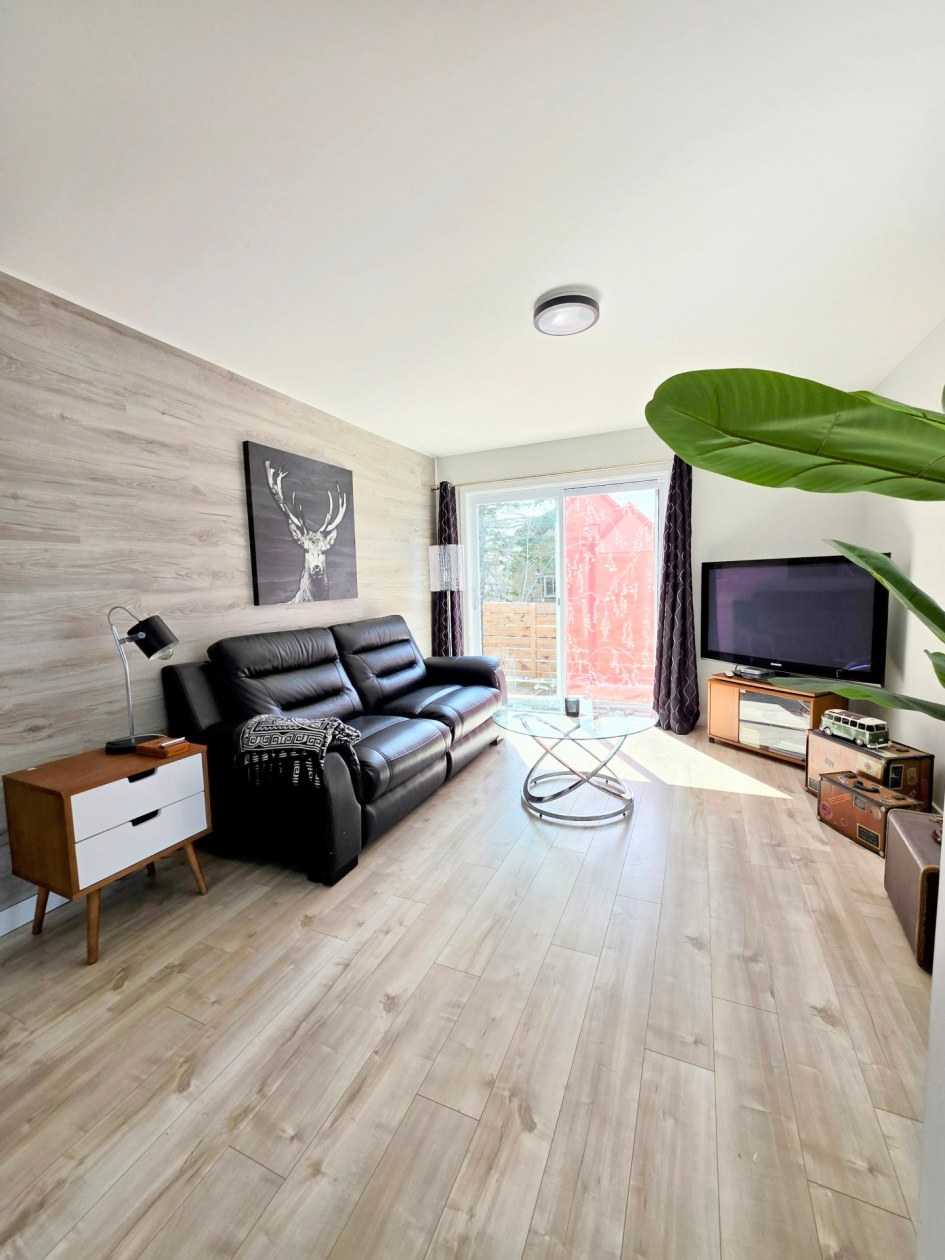 Salon — 25, Rue de la Chevauchée, Rimouski, G5N5A3, Rimouski