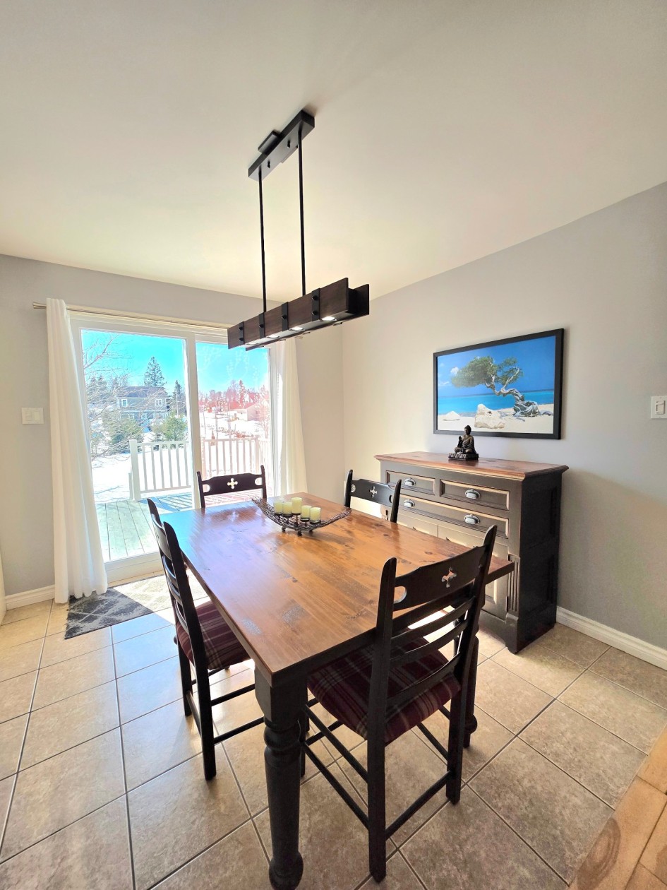 Salle à manger — 92, Route des Pionniers, Rimouski, G5N5M7, Rimouski