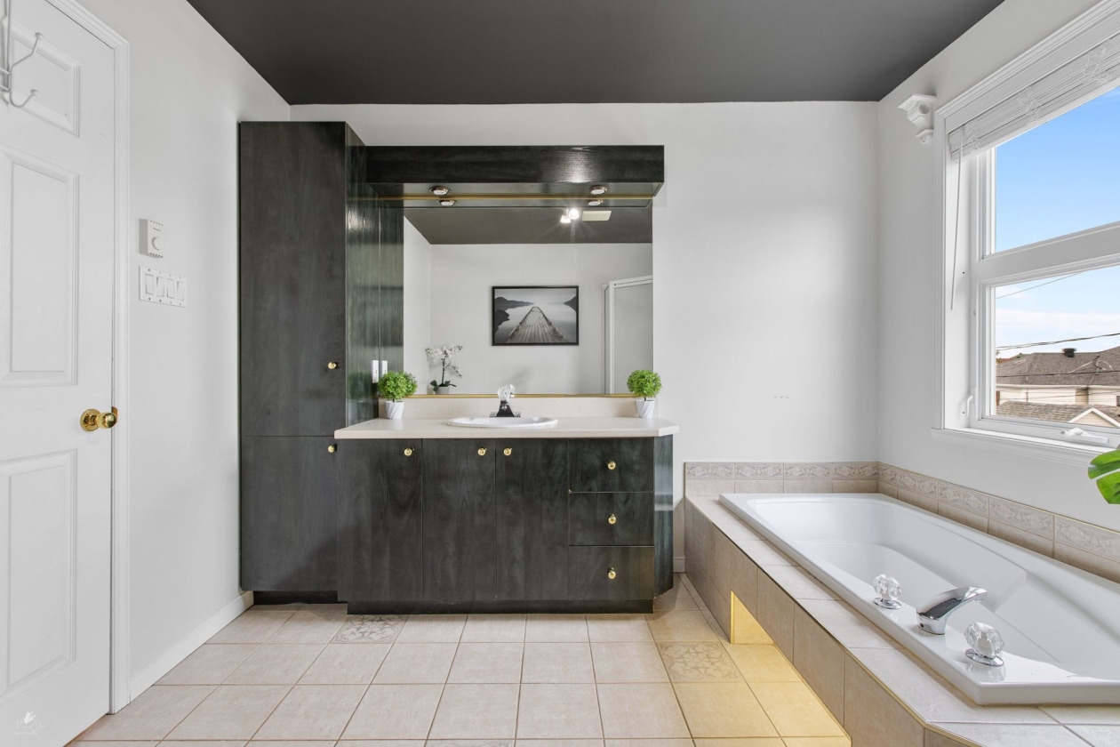 Salle de bains — 1063, Rue de l'Eau-de-Rose, Lévis (Les Chutes-de-la-Chaudière-Est), G6Z3J7, Lévis (Les Chutes-de-la-Chaudière-Est)