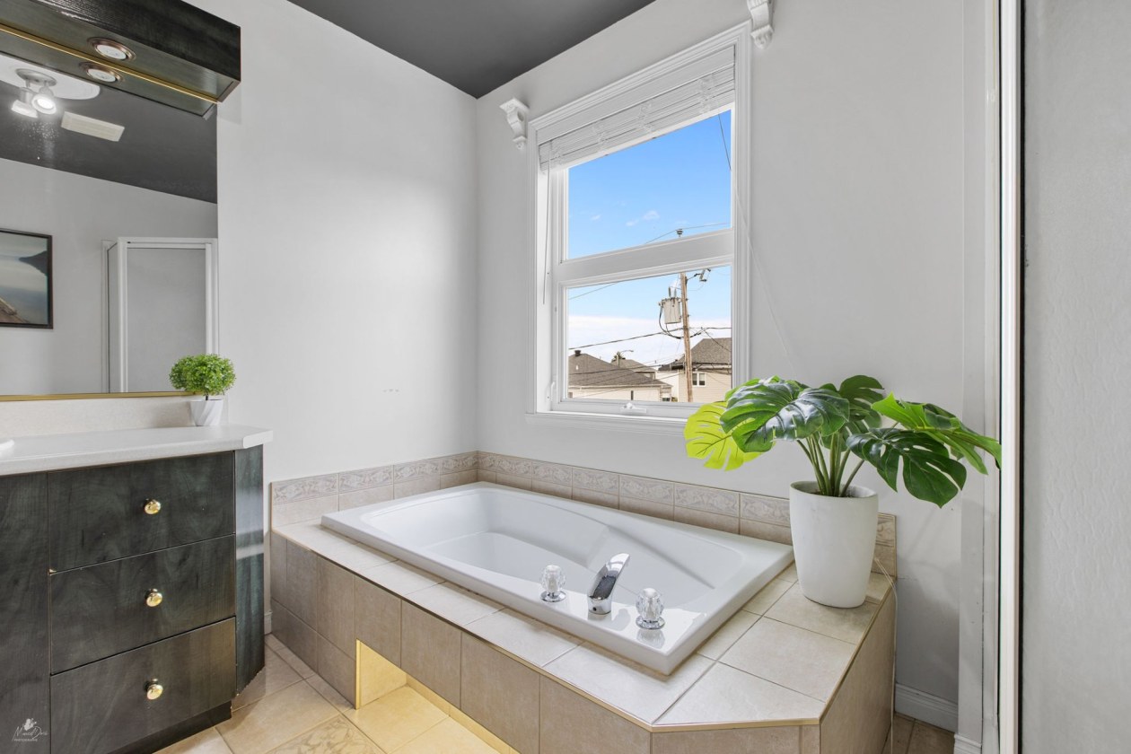 Salle de bains — 1063, Rue de l'Eau-de-Rose, Lévis (Les Chutes-de-la-Chaudière-Est), G6Z3J7, Lévis (Les Chutes-de-la-Chaudière-Est)