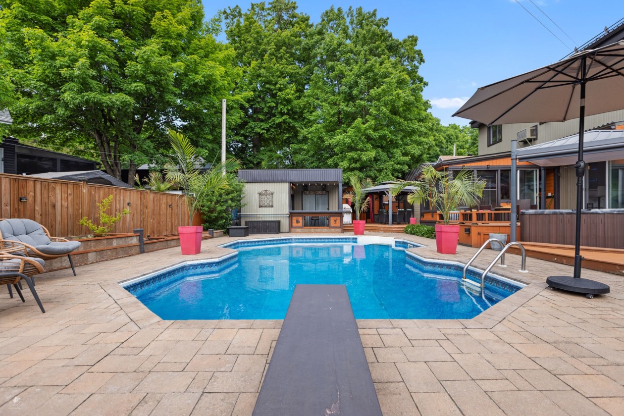 Piscine — 368, Rue du Coursier, Lévis (Desjardins), G6C1L7, Lévis (Desjardins)