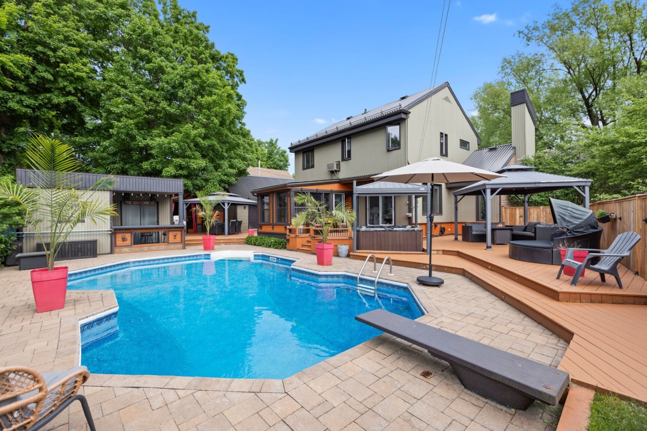 Piscine — 368, Rue du Coursier, Lévis (Desjardins), G6C1L7, Lévis (Desjardins)