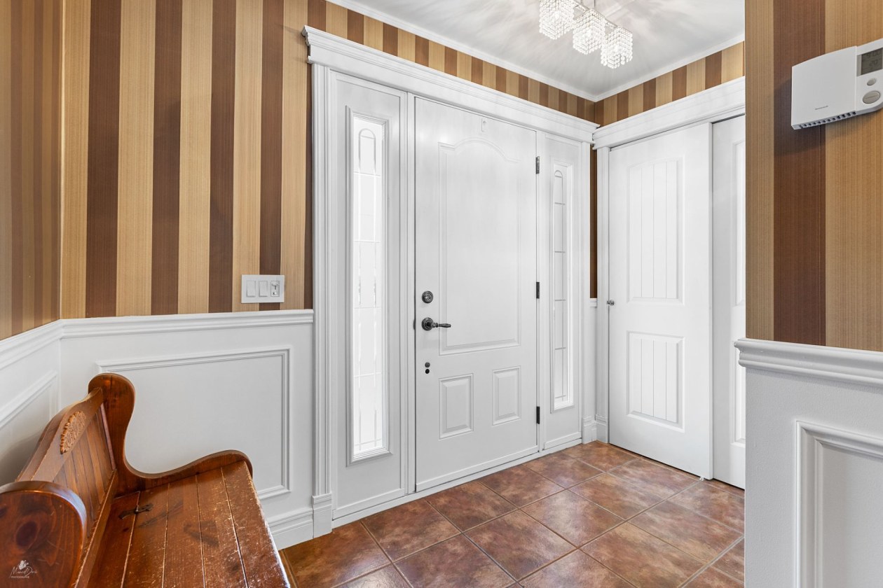 Hall d'entrée — 29, Rue des Seigneurs, Lévis (Les Chutes-de-la-Chaudière-Est), G6Z7P4, Lévis (Les Chutes-de-la-Chaudière-Est)