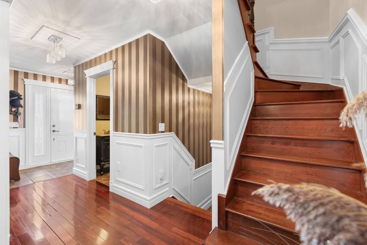 Escalier — 29, Rue des Seigneurs, Lévis (Les Chutes-de-la-Chaudière-Est), G6Z7P4, Lévis (Les Chutes-de-la-Chaudière-Est)
