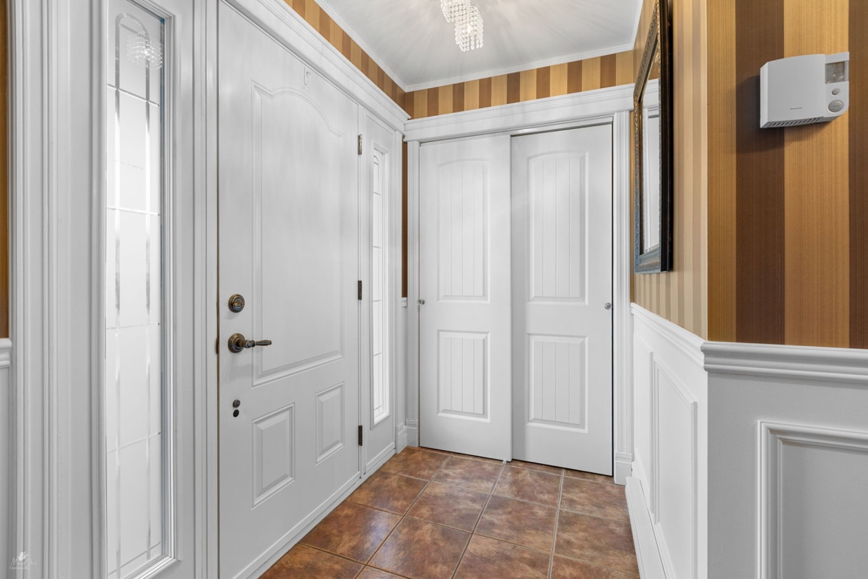 Hall d'entrée — 29, Rue des Seigneurs, Lévis (Les Chutes-de-la-Chaudière-Est), G6Z7P4, Lévis (Les Chutes-de-la-Chaudière-Est)
