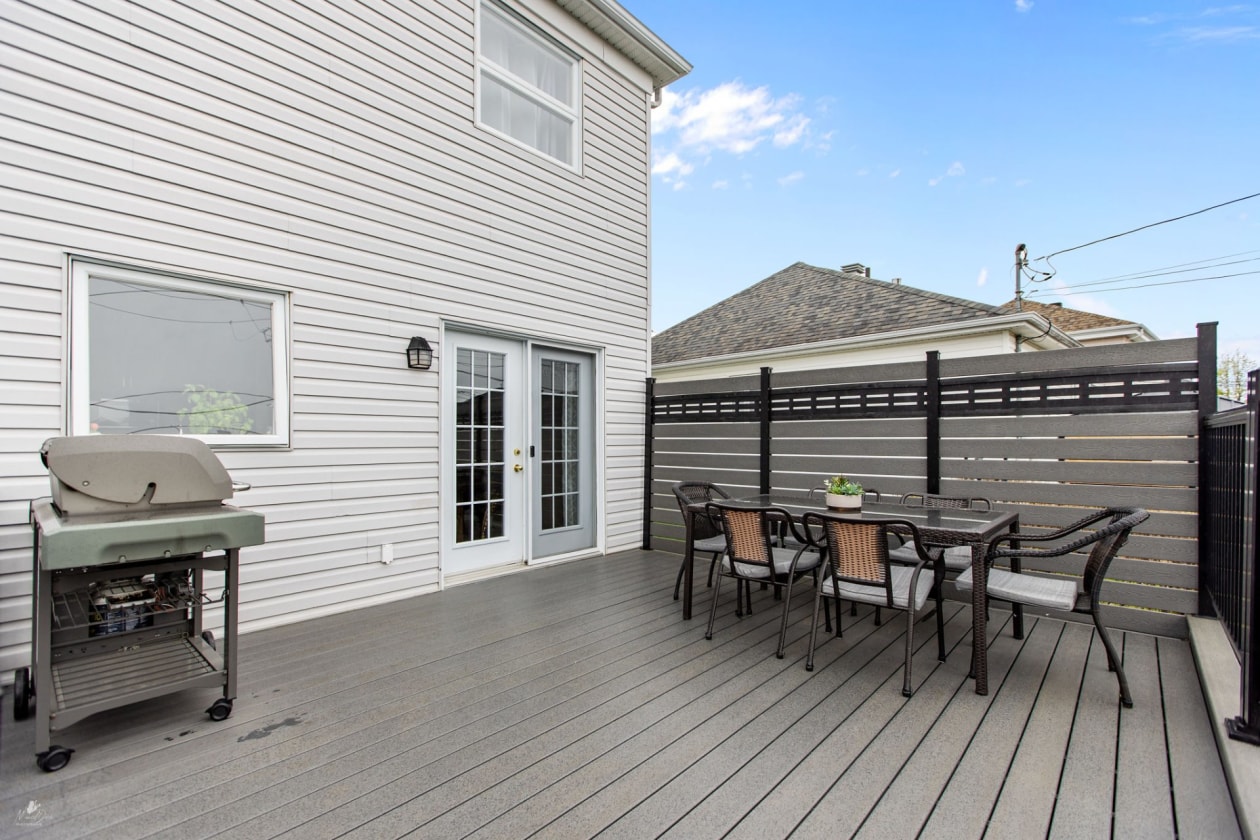 Balcon — 1063, Rue de l'Eau-de-Rose, Lévis (Les Chutes-de-la-Chaudière-Est), G6Z3J7, Lévis (Les Chutes-de-la-Chaudière-Est)